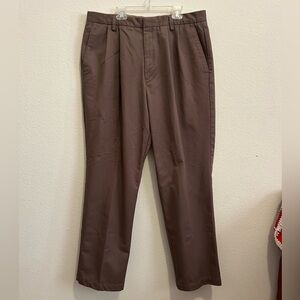 Men Dockers Relaxed-Fit Dress Pants 32x36 Like New.
